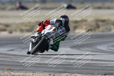 media/Jan-15-2026-Racers Edge (Thu) [[dfebeb70ab]]/3-B Group/Session 4 (Turn 5)/